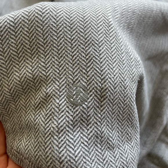 Lululemon Gray Herringbone Quarter-Zip Jacket in Size 10 - Picture 13 of 14
